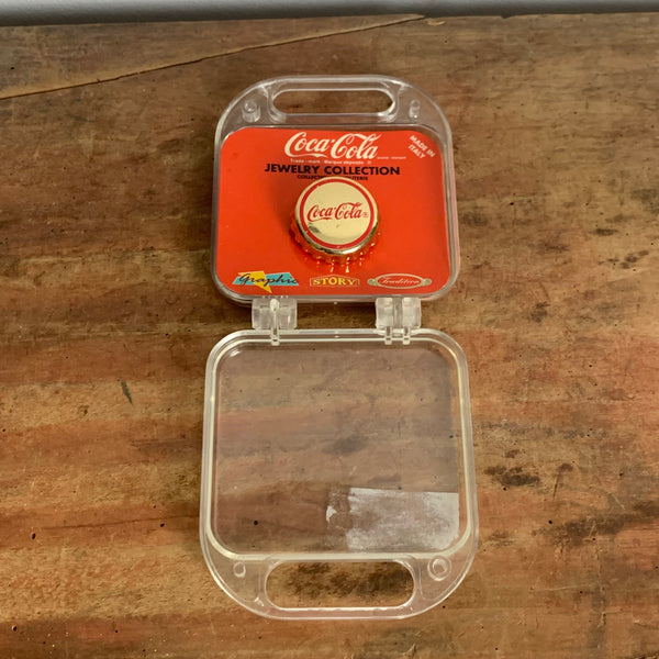 Vintage Goldener Kronkorken Pin von Coca Cola