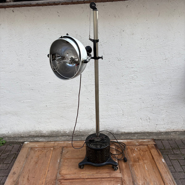 Antike industrielle Höhensonne Quarzlampe von Electricitätsgesellschaft Sanitas Berlin