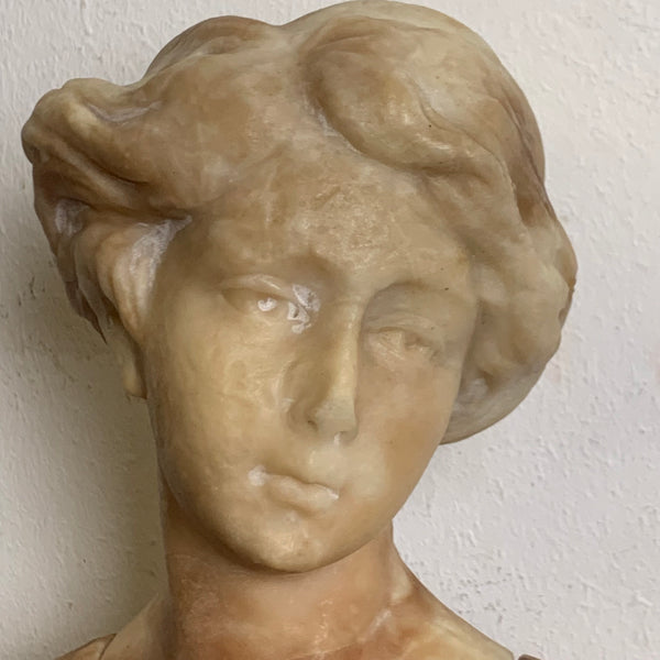 Marmor Büste einer jungen Frau von Fritz Kochendörfer