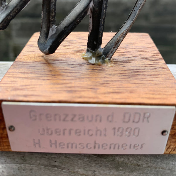 Original Stück vom Grenzzaun der DDR