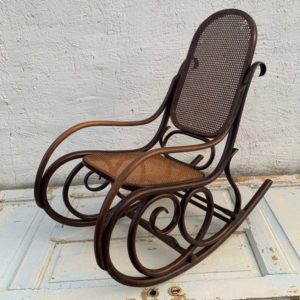 Thonet Schaukelstuhl