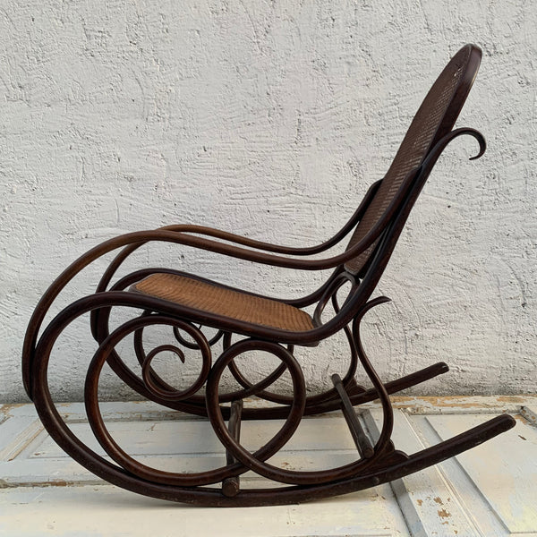 Thonet Schaukelstuhl