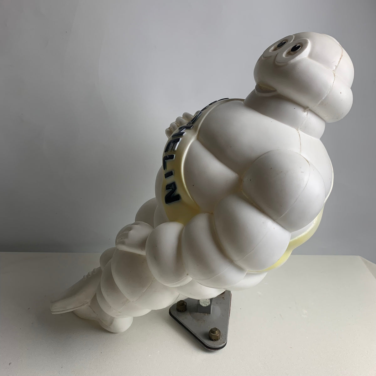 Großes Michelin Männchen Bibendum sitzend – Trödelfuchs Vintage Shop