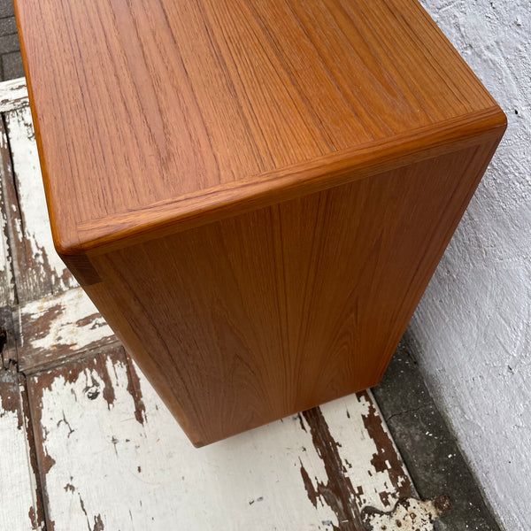 Vintage Mid Century Teakholzolz Kommode von Silkeborg