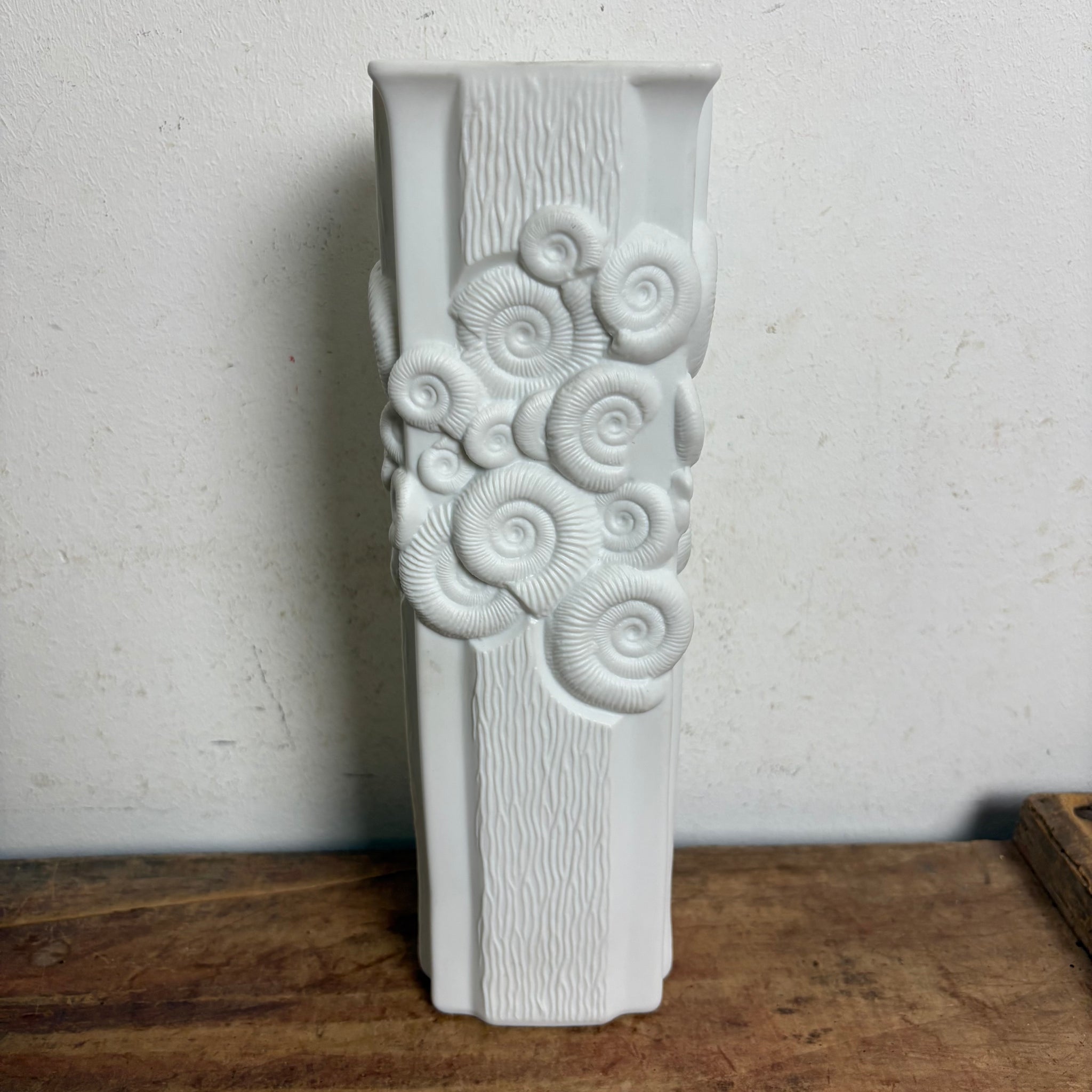 Vintage Op Art Bisquit Porzellan Vase von AK Kaiser