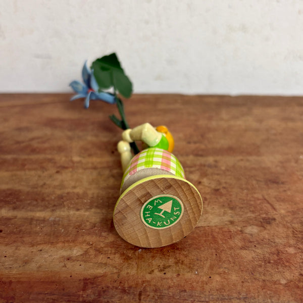 Blumenkind Mädchen mit lila  Blume von Weha