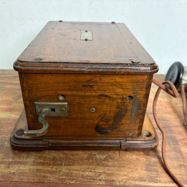 Antikes Wandtelefon