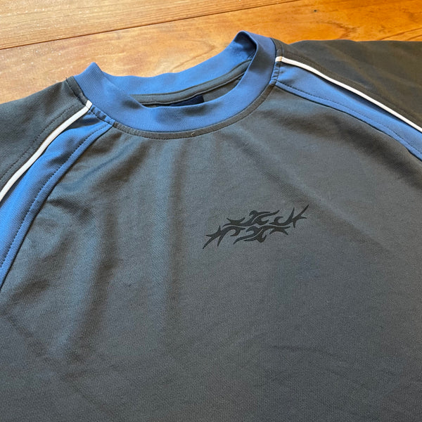 Tribal Y2K T-Shirt - Early 2000s Vintage