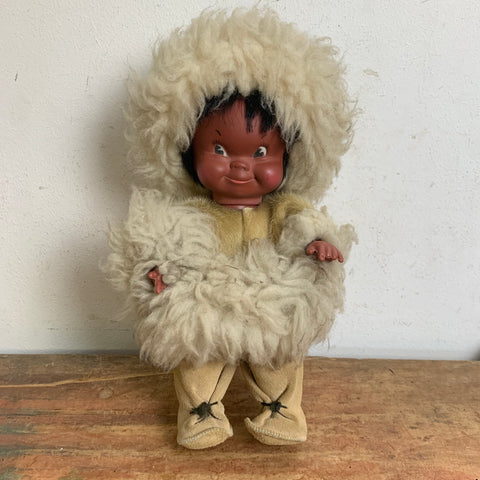 Vintage Mid Century Inuit Puppe