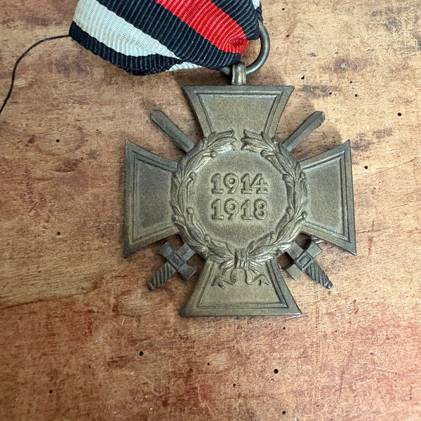 Konvolut Schlacht an der Somme im Ersten Weltkrieg Orden Ehrenkreuz Frontkämpfer Eisernes Kreuz Verwundetenanzeichen Patriotischer Ring Blei Gewehrkugel 1914 - 1918