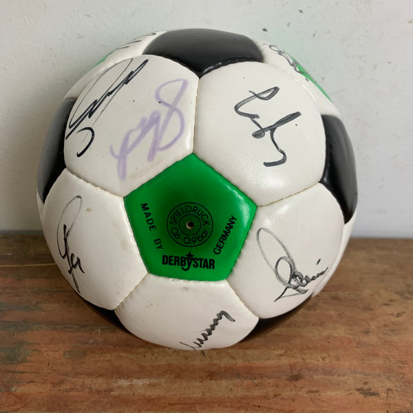 Spielball Fußball Borussia Mönchengladbach mit Autogrammen allen Spielern