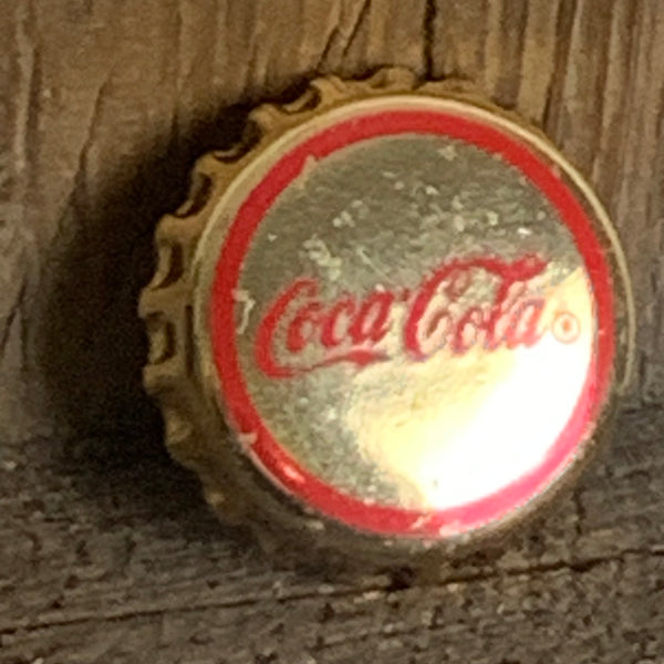 Vintage Goldener Kronkorken Pin von Coca Cola