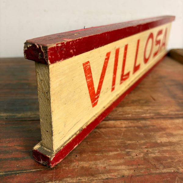 Vintage Holzschild Hustelinchen von Villosa