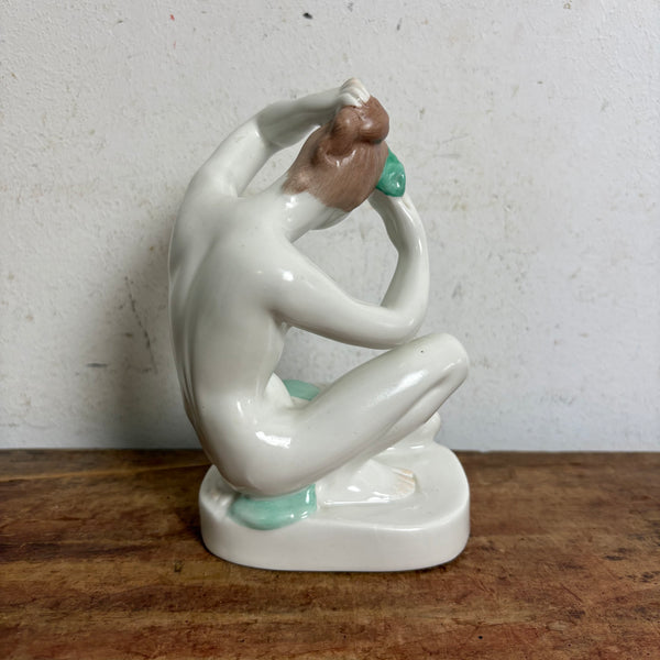 Vintage Porzellan Badende Akt Skulptur im Art Deco Stil von Aquincum