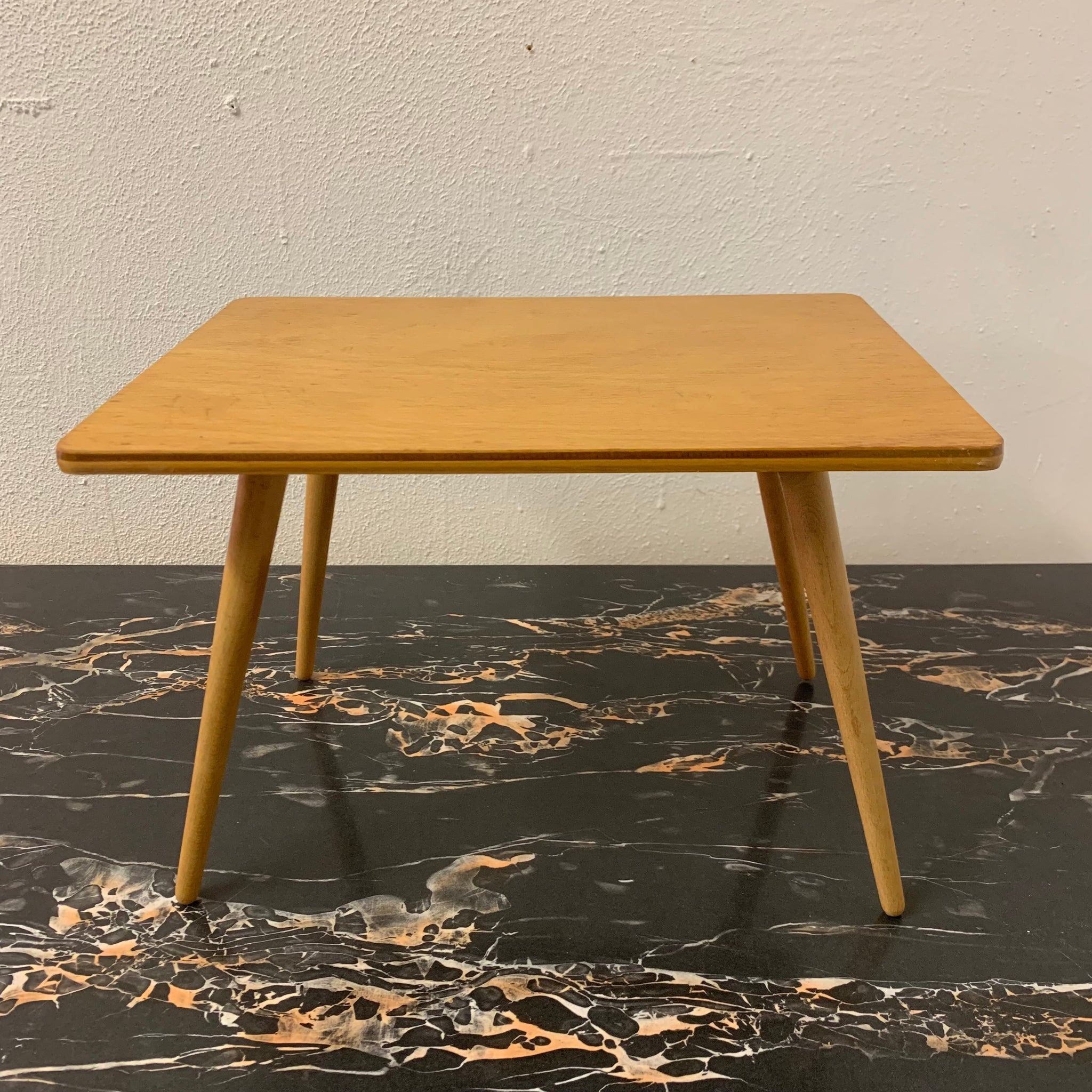 Kleiner Nierentisch Hocker 50er Jahre