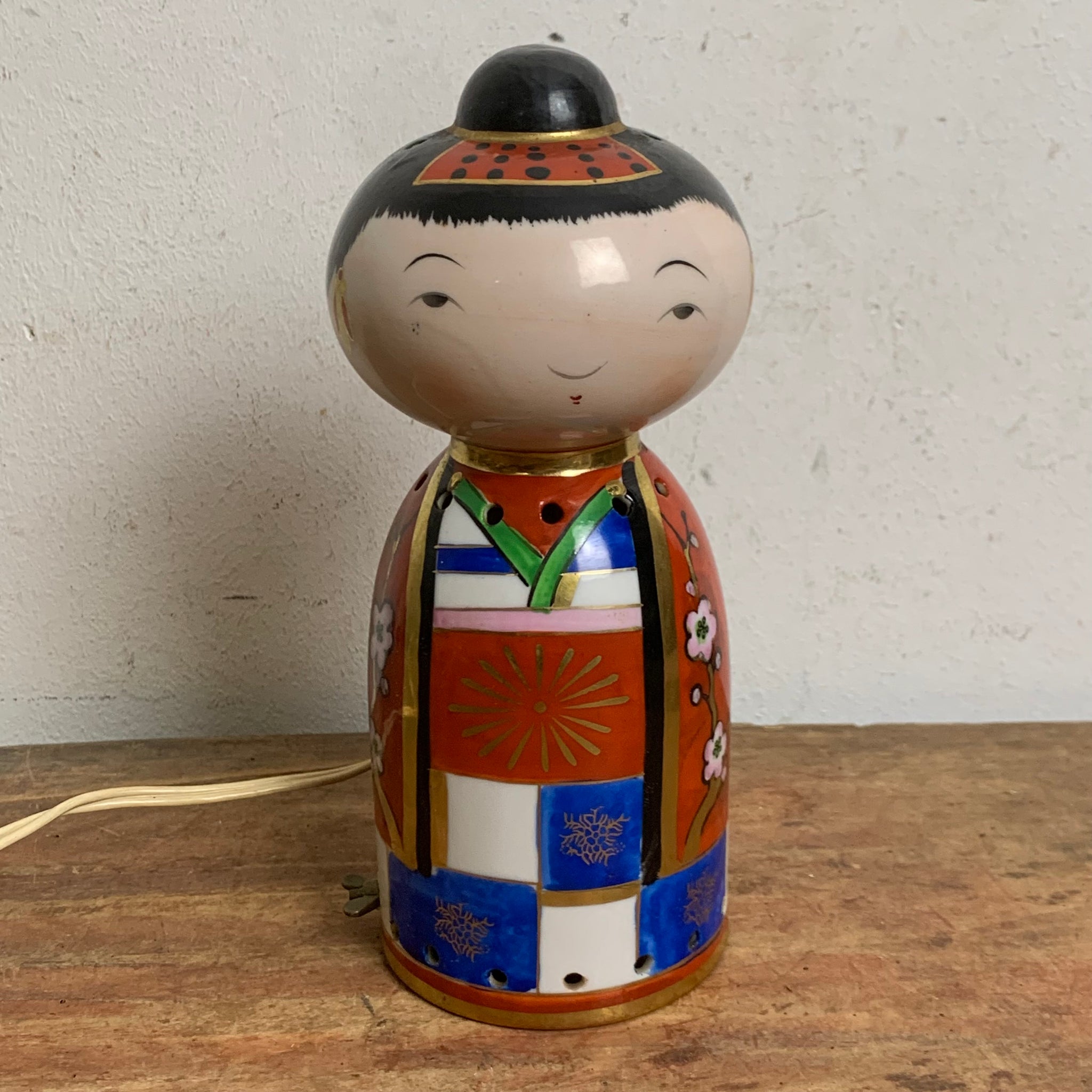 Mid Century Rauchverzehrer Asiate
