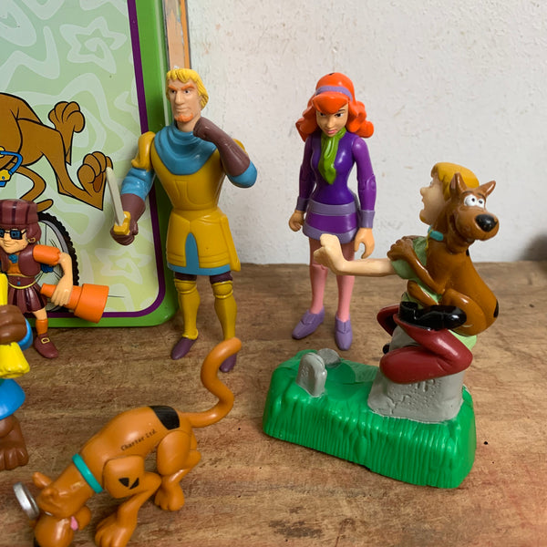 Konvolut Scooby Doo Figuren und Lunchbox