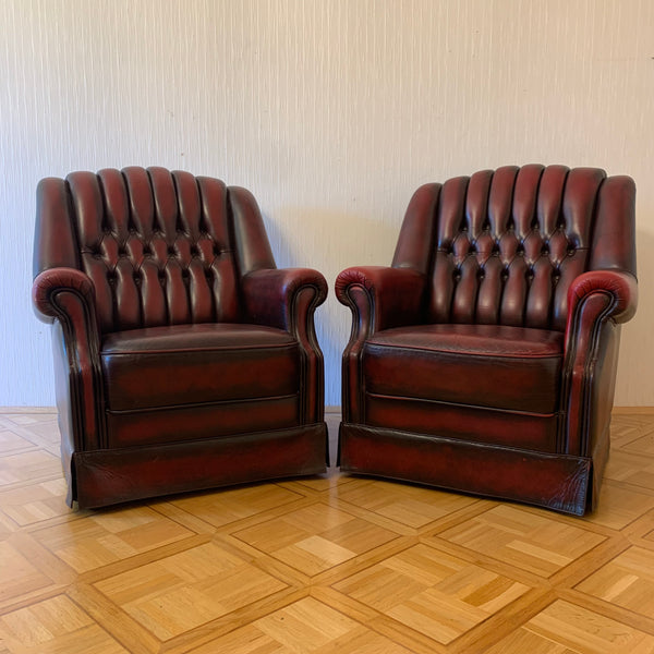 2 vintage Chesterfield Sessel in dunkelrot