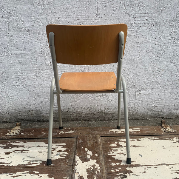 Vintage Stahlrohr Stapelstuhl Schulstuhl