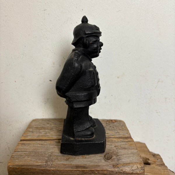 Vintage Figur Schutzmann mit Pickelhaube Gußeisen IPA Mettmann Düsseldorf