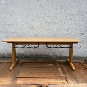 Vintage kleiner Kindertisch Schule von VS