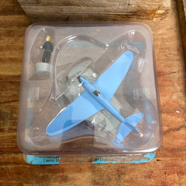 Modell Figur und Buch Tim und Struppi Das blaue Flugzeug von Jo, Suus und Jokko mit Pilot aus Das Testament von Herr Pumpe