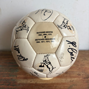 Spielball Fußball 1. FC Köln mit Autogrammen allen Spielern