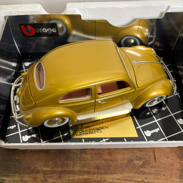 VW 1200 Käfer von Bburago in gold