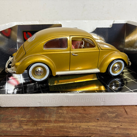 VW 1200 Käfer von Bburago in gold