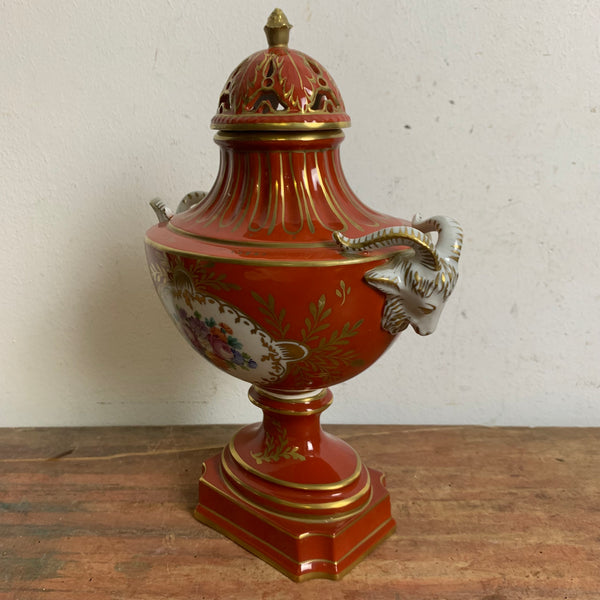 Vintage Porzellan Deckelvase von Dresdner Porzellanmanufaktur