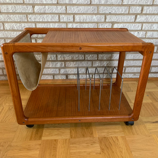 Vintage Beistelltisch Godebørg auf Rollen mit Zeitungsablage und LP Fächern von Kai Kristiansen für Vildbjerg Møbelfabrik Denmark