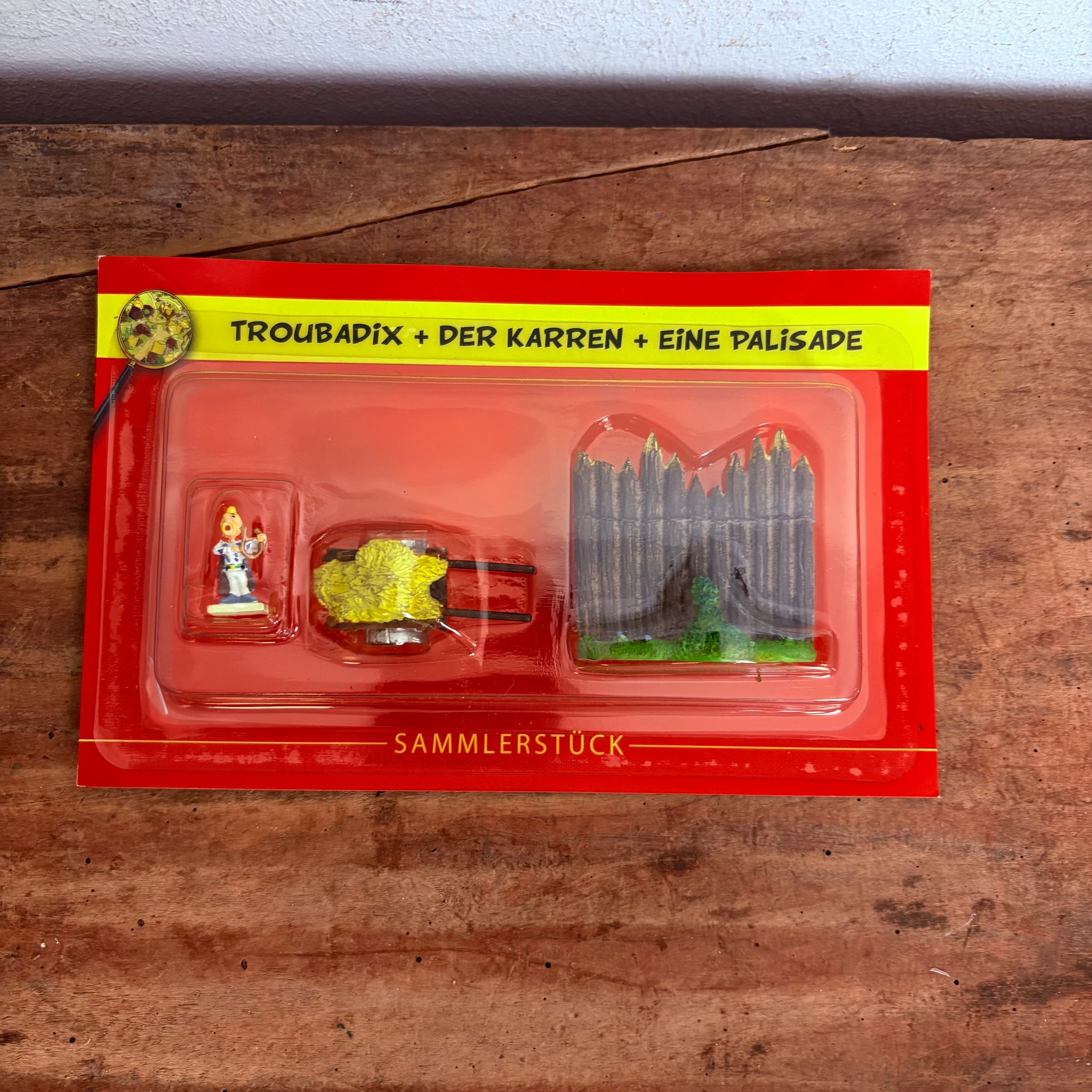 Asterix Das gallische Dorf Figur  Nr. 7 TROUBADIX + DER KARREN + EiNE PALISADE von Hachette