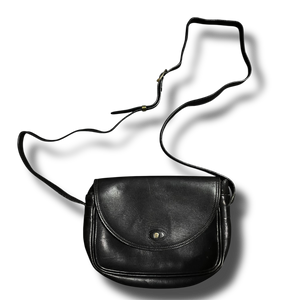 Aigner Lederhandtasche zum umhängen in Schwarz