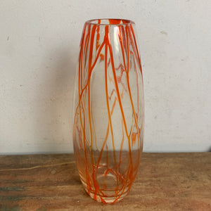 Vintage Glas Vase von Murano mit orangenem Faden