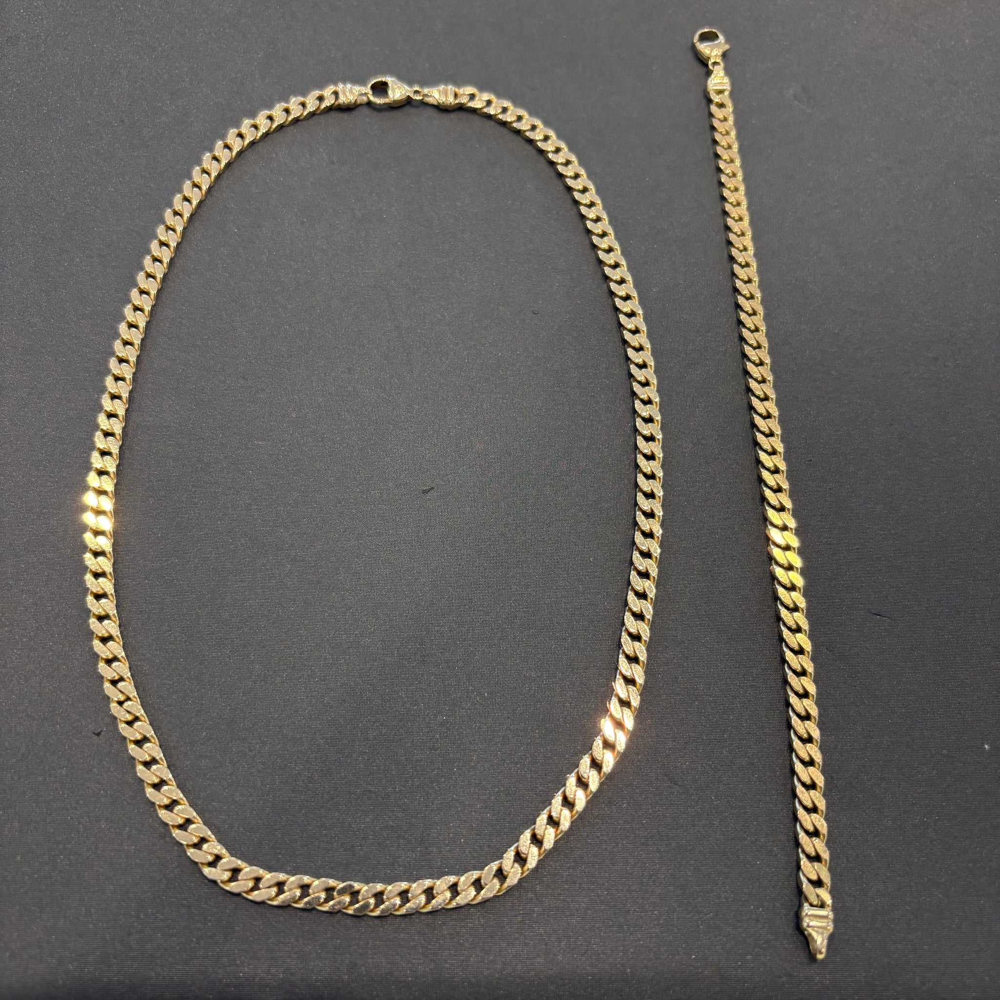 Panzerkette 585er Gold mit dazugehörigen 333er Panzerarmband