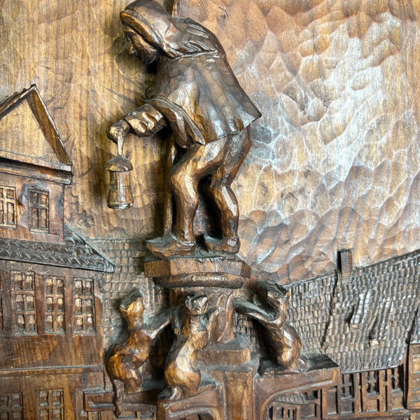 Geschnitztes Holz Relief Bild Katzenbrunnen Neustädter Markt Hildesheim