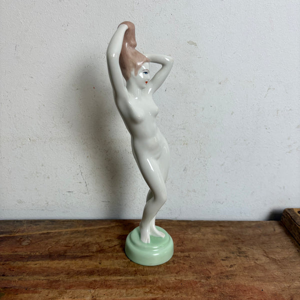 Vintage Porzellan Badende Akt Skulptur im Art Deco Stil von Aquincum