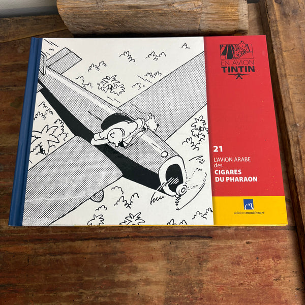 Modell Figur und Buch Tim und Struppi das Syldavisches Flugzeug Des Arabischen Prinzen mit Tim aus Die Zigarren des Pharao