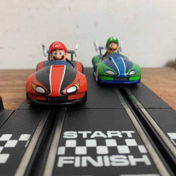 Mario und Luigi Wild Wing Slot Cars von Carerra Go Mariokart