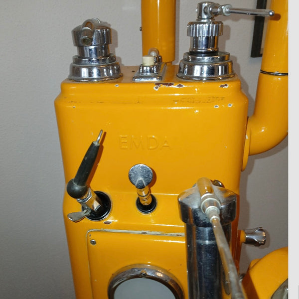 Vintage Zahnarztstuhl mit Behandlungseinheit