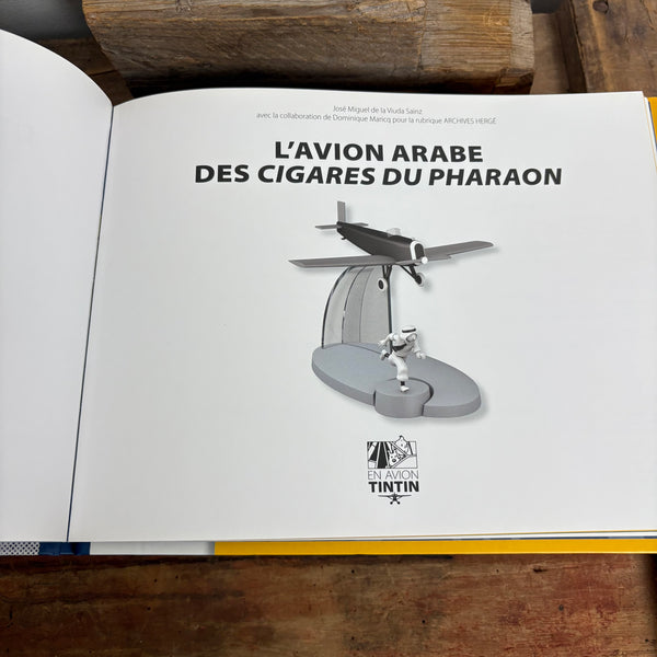 Modell Figur und Buch Tim und Struppi das Syldavisches Flugzeug Des Arabischen Prinzen mit Tim aus Die Zigarren des Pharao
