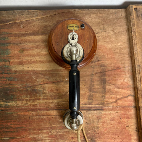 Antikes Wandtelefon