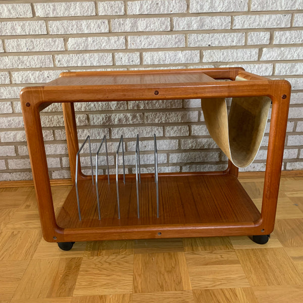 Vintage Beistelltisch Godebørg auf Rollen mit Zeitungsablage und LP Fächern von Kai Kristiansen für Vildbjerg Møbelfabrik Denmark