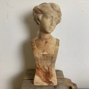 Marmor Büste einer jungen Frau von Fritz Kochendörfer