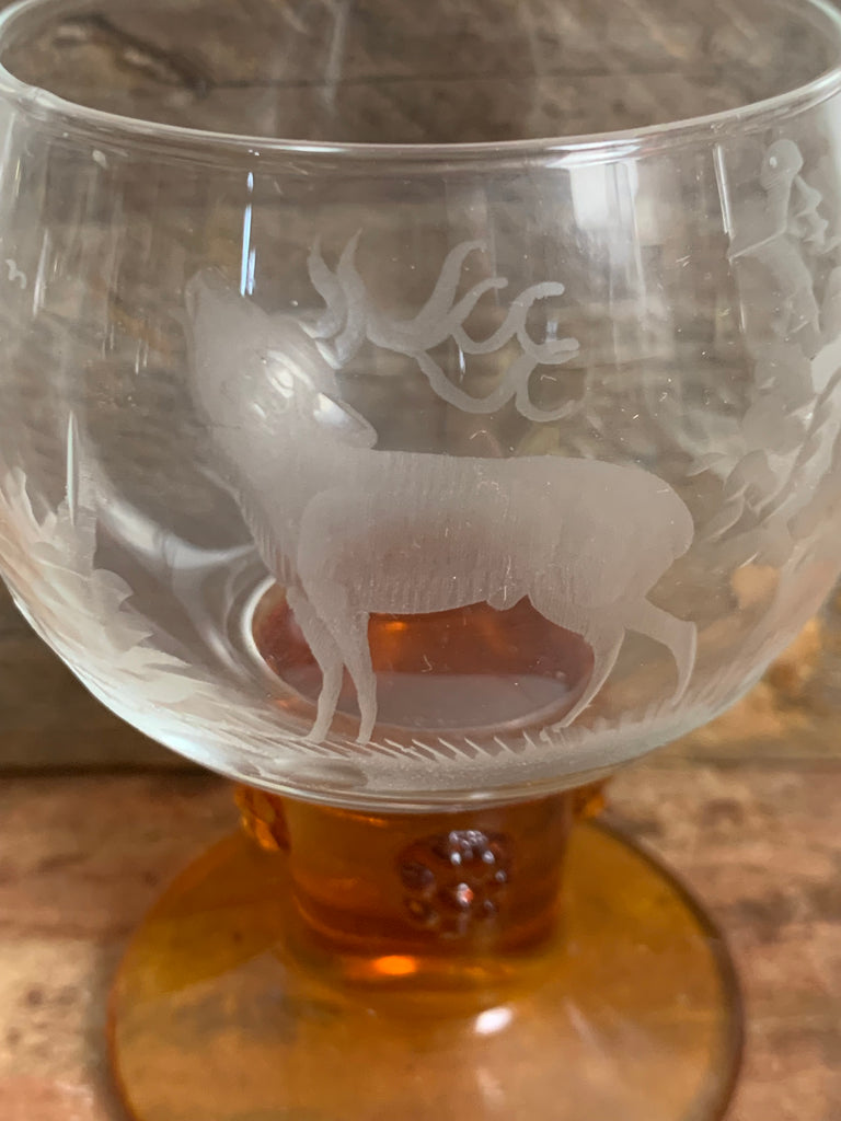 6 vintage Weingläser mit Beerennoppen und Tier Jagd Motiv geschliffen – Trödelfuchs Vintage Shop
