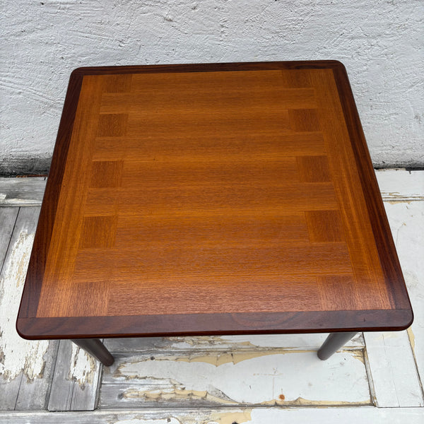 Vintage skandinavischer Design Teak Beistelltisch