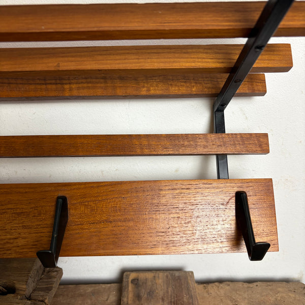 Skandinavische Mid Century Garderobe aus Teakholz