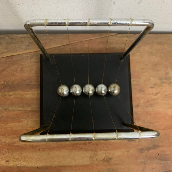 Vintage Newton Pendel