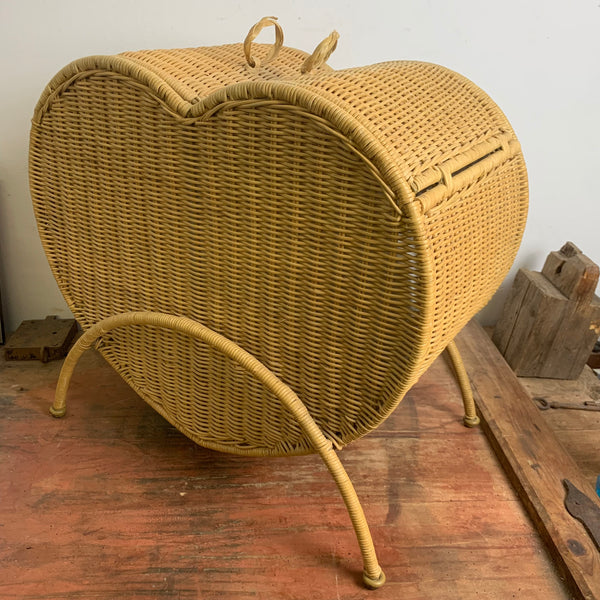 Vintage Mid Century Wäschekorb in Herzform
