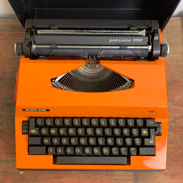 Vintage elektrische Schreibmaschine Gabriele 2000 von Adler in orange